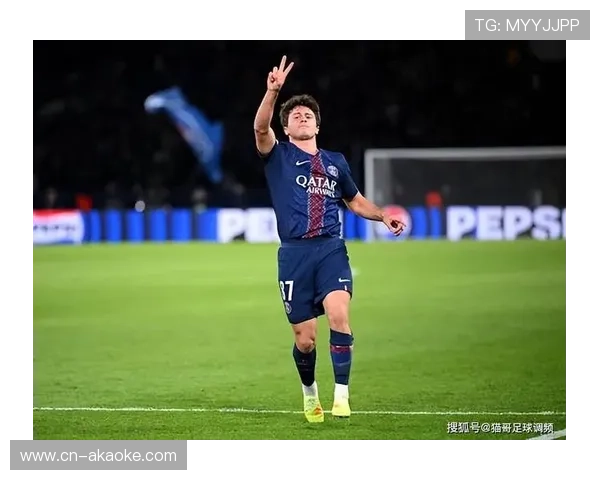 巴黎圣日耳曼3-2绝杀里昂，内维斯补时头球定胜负